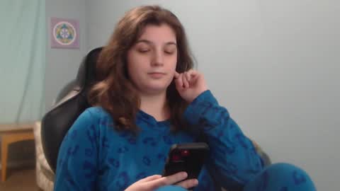 Snapshot of treejeanne chatting on 03.11.25 TreeJeanne online show from 03.11.25