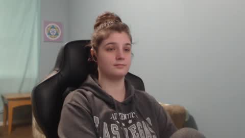 Snapshot of treejeanne chatting on 03.11.25 TreeJeanne online show from 03.11.25