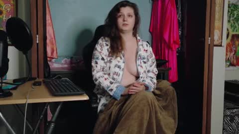 Snapshot of treejeanne chatting on 09.21.25 TreeJeanne online show from 09.21.25