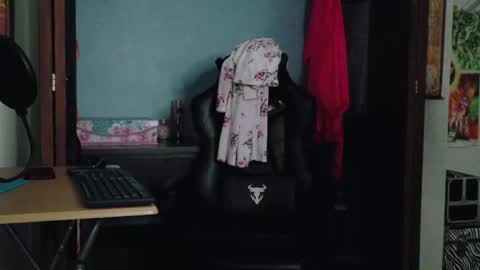 Snapshot of treejeanne chatting on 09.22.25 TreeJeanne online show from 09.22.25