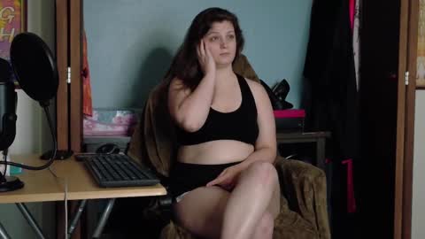 Snapshot of treejeanne chatting on 09.25.25 TreeJeanne online show from 09.25.25