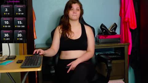 Snapshot of treejeanne chatting on 10.18.25 TreeJeanne online show from 10.18.25