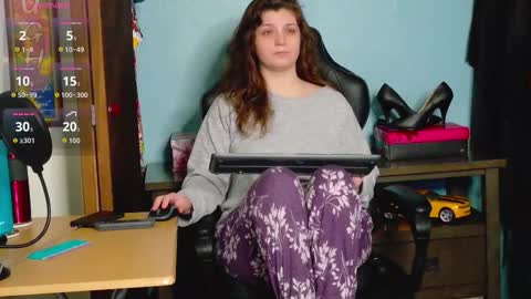 Snapshot of treejeanne chatting on 11.10.25 TreeJeanne online show from 11.10.25