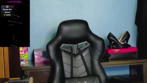 Snapshot of treejeanne chatting on 11.15.25 TreeJeanne online show from 11.15.25