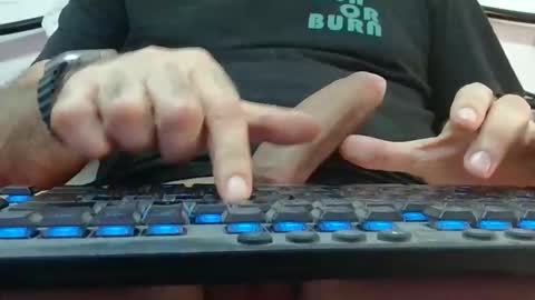 Snapshot of trevido4u chatting on 10.22.25 trevido4u online show from 10.22.25