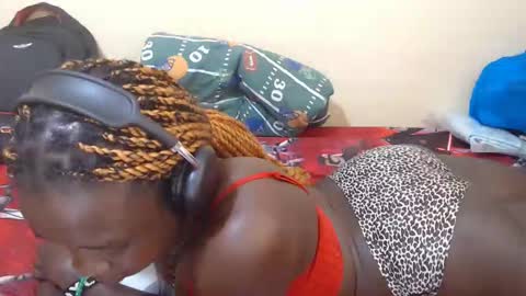 Snapshot of triceeyy chatting on 04.10.26 Tracy online show from 04.10.26