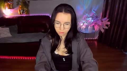 TriciaDaisy online show from 05.02.26