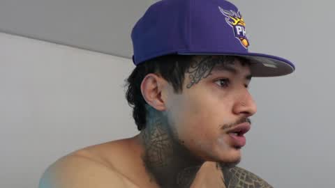 Snapshot of trieone chatting on 12.17.24 - trieone online show from 12.17.24