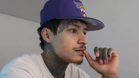 Snapshot of trieone chatting on 12.18.24 - trieone online show from 12.18.24