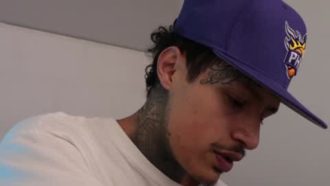 Snapshot of trieone chatting on 12.18.24 - trieone online show from 12.18.24