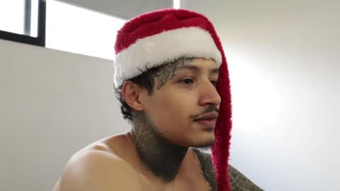 Snapshot of trieone chatting on 12.24.24 - trieone online show from 12.24.24