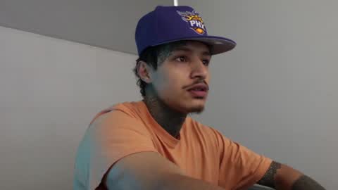 Snapshot of trieone chatting on 12.28.24 - trieone online show from 12.28.24