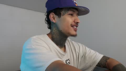 Snapshot of trieone chatting on 01.01.25 - trieone online show from 01.01.25