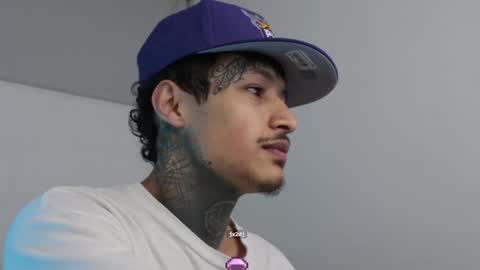 Snapshot of trieone chatting on 01.01.25 - trieone online show from 01.01.25