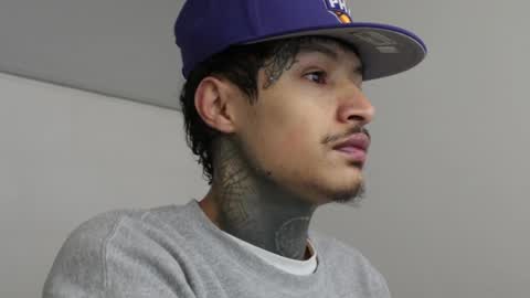 Snapshot of trieone chatting on 01.04.25 - trieone online show from 01.04.25