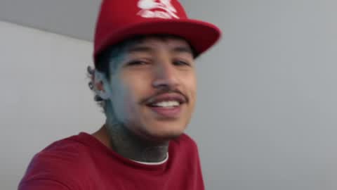 Snapshot of trieone chatting on 01.08.25 - trieone online show from 01.08.25