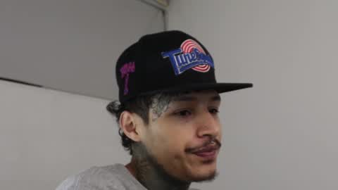 Snapshot of trieone chatting on 02.12.25 - trieone online show from 02.12.25