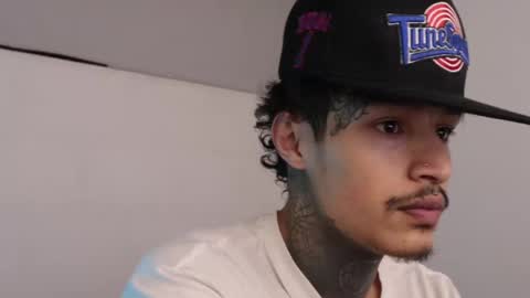 Snapshot of trieone chatting on 02.13.25 - trieone online show from 02.13.25