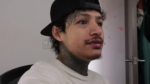 Snapshot of trieone chatting on 09.13.25 - trieone online show from 09.13.25