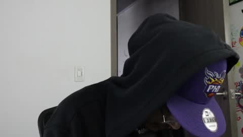 Snapshot of trieone chatting on 09.22.25 - trieone online show from 09.22.25