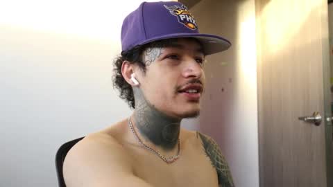 Snapshot of trieone chatting on 09.23.25 - trieone online show from 09.23.25