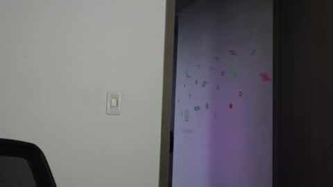 Snapshot of trieone chatting on 09.28.25 - trieone online show from 09.28.25