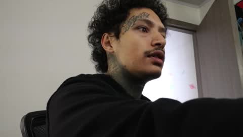 Snapshot of trieone chatting on 10.15.25 - trieone online show from 10.15.25