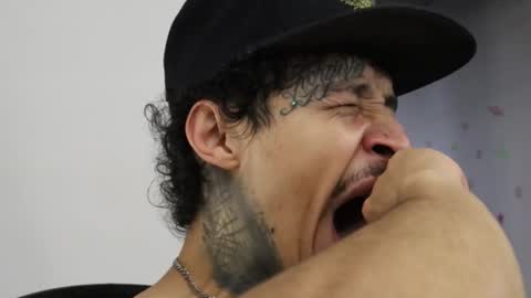 Snapshot of trieone chatting on 10.26.25 - trieone online show from 10.26.25