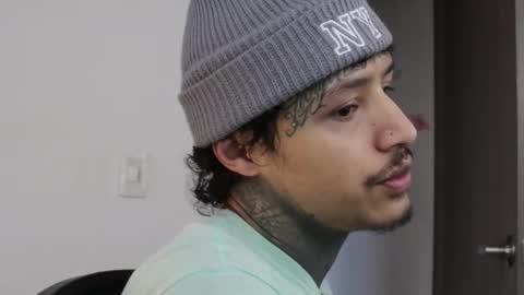 Snapshot of trieone chatting on 12.02.25 - trieone online show from 12.02.25