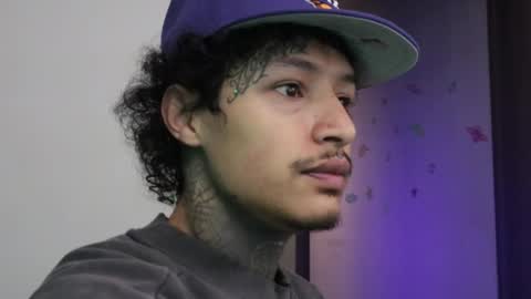 Snapshot of trieone chatting on 12.20.25 - trieone online show from 12.20.25