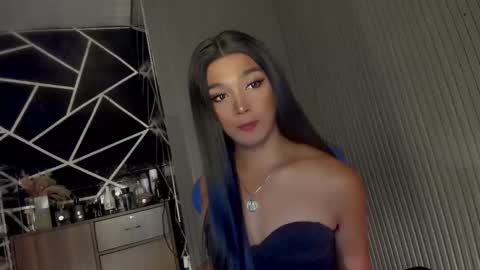 Snapshot of trinityfucksyou chatting on 03.05.25 Ms Ella online show from 03.05.25