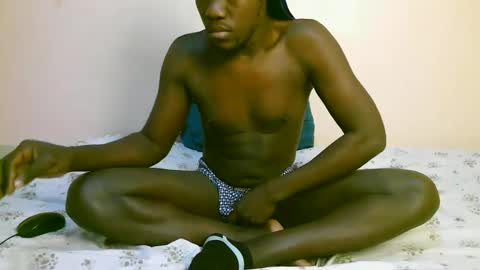 Trisboo5 online show from 11.26.25