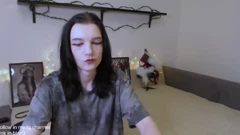 Snapshot of trishxl chatting on 01.11.26 Max online show from 01.11.26