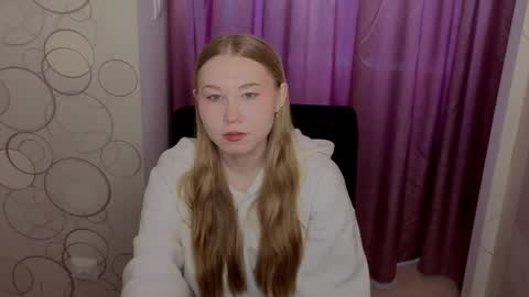 Snapshot of tristaaluarez chatting on 02.09.26 Lana online show from 02.09.26