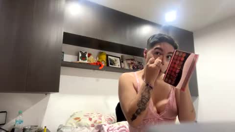 Snapshot of trixie_tangg chatting on 01.14.25 Kitty online show from 01.14.25