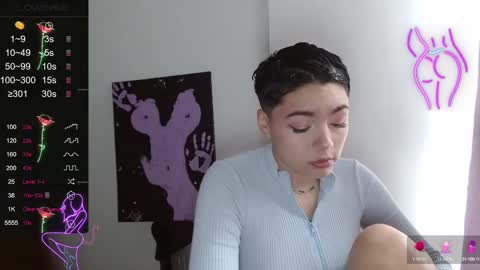 Snapshot of trixie_tangg chatting on 03.08.25 Kitty online show from 03.08.25