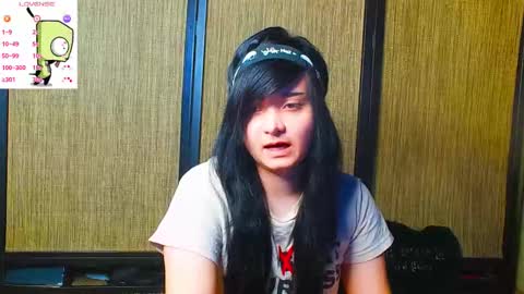 Snapshot of trixiedoescamcam chatting on 12.21.25 trixiedoescamcam online show from 12.21.25