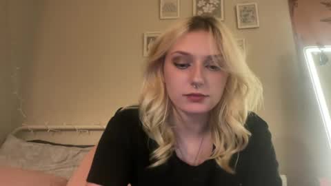 Snapshot of trixilee24 chatting on 07.26.26 Trixi online show from 07.26.26
