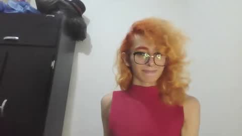 Snapshot of trixy_roses chatting on 01.03.25 Trixy Rose online show from 01.03.25