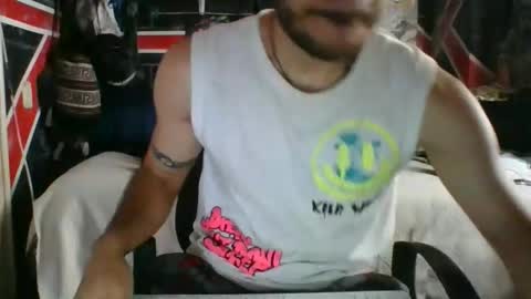 Snapshot of trizquelmen chatting on 05.11.26 Andrew online show from 05.11.26