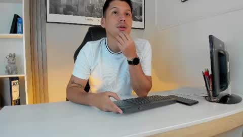 Troy online show from 08.02.26
