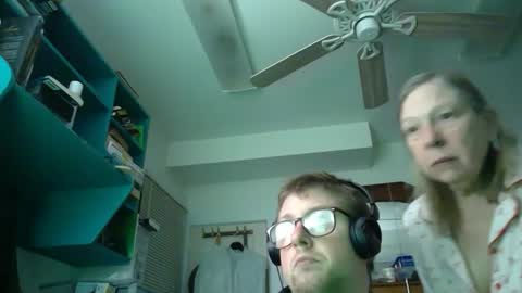 Snapshot of true_manofworth chatting on 12.04.24 HandicappedLaugher online show from 12.04.24