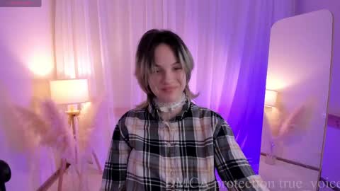 Snapshot of true_voice chatting on 04.19.26 Emma online show from 04.19.26