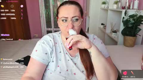 Snapshot of truly_goddess chatting on 03.07.25 Adelle online show from 03.07.25