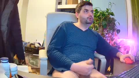 Snapshot of trustmelove chatting on 01.15.25 Trustmelove online show from 01.15.25