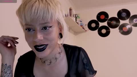 Cait online show from 10.08.25