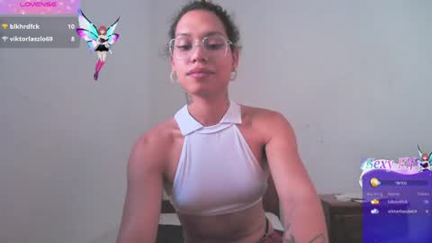 Snapshot of tsdirtyprincess chatting on 05.27.26 tsdirtyprincess online show from 05.27.26