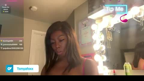 Snapshot of tsfoxx chatting on 05.21.26 tsfoxx online show from 05.21.26