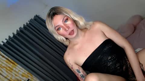 Snapshot of tsgirl_julian69 chatting on 05.15.26 Julian online show from 05.15.26
