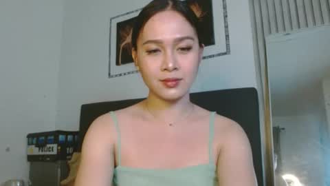 Snapshot of tsnathaliasilvana chatting on 01.17.25 Bella Ratbu online show from 01.17.25